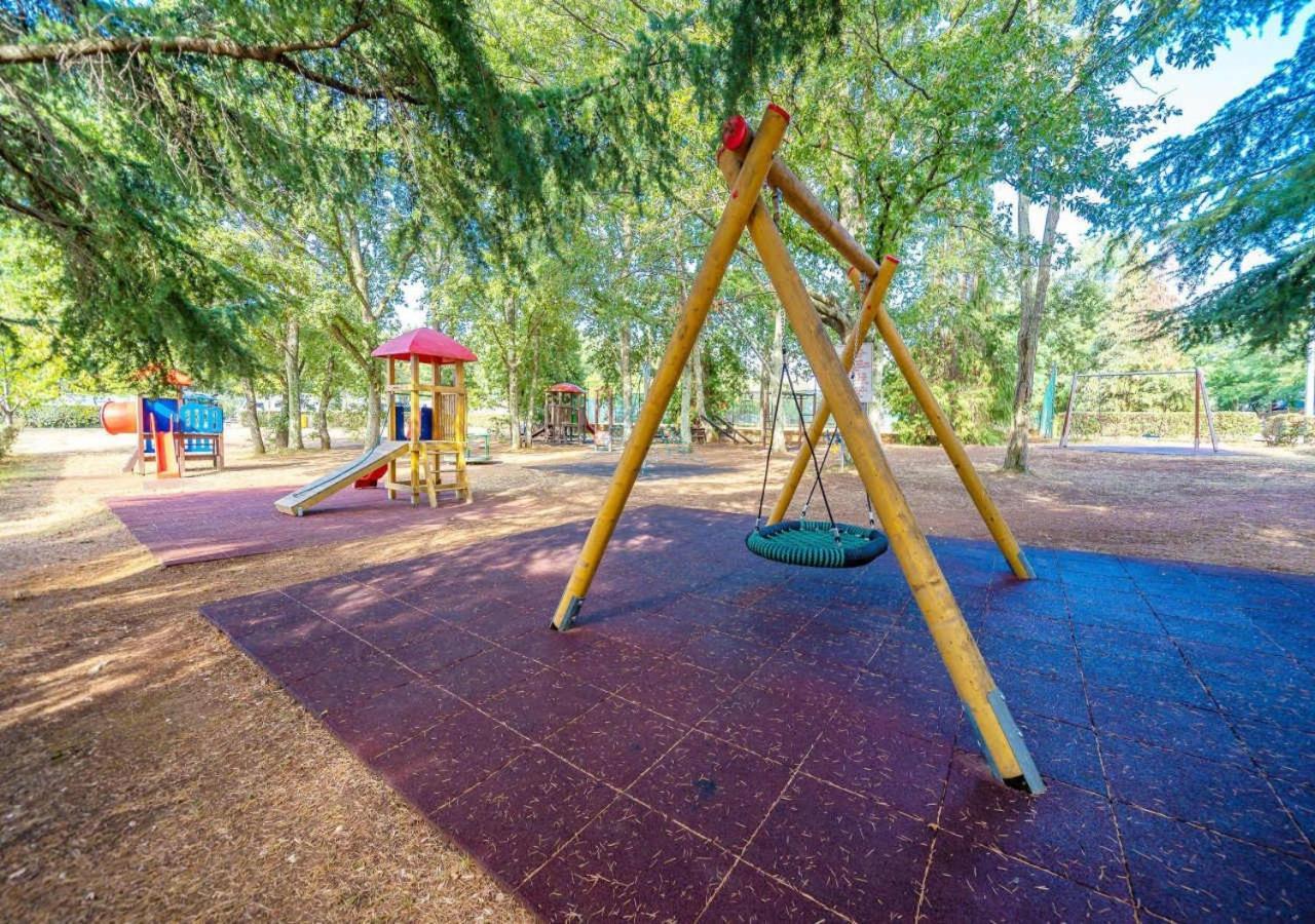Camping Bijela Uvala - Eurocamp I Homair โปเรช ภายนอก รูปภาพ