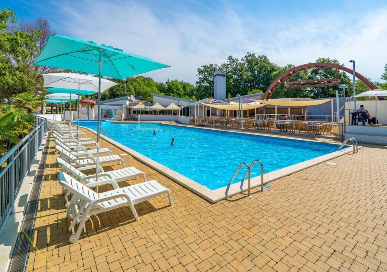 Camping Bijela Uvala - Eurocamp I Homair โปเรช ภายนอก รูปภาพ